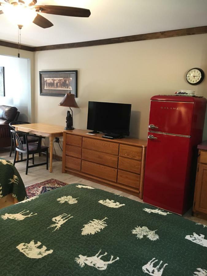 Warrensburg Inn & Suites - 6 Mi To Lake George Екстериор снимка