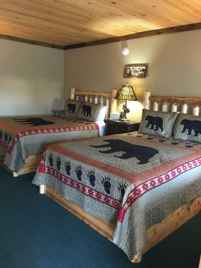 Warrensburg Inn & Suites - 6 Mi To Lake George Екстериор снимка
