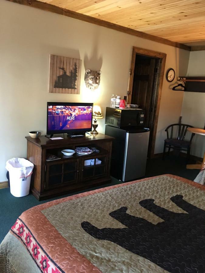 Warrensburg Inn & Suites - 6 Mi To Lake George Екстериор снимка