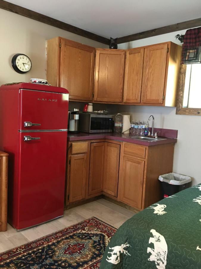 Warrensburg Inn & Suites - 6 Mi To Lake George Екстериор снимка