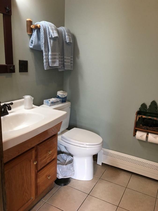 Warrensburg Inn & Suites - 6 Mi To Lake George Екстериор снимка