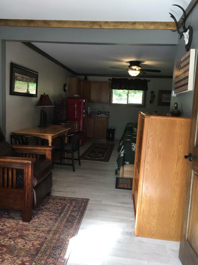 Warrensburg Inn & Suites - 6 Mi To Lake George Екстериор снимка