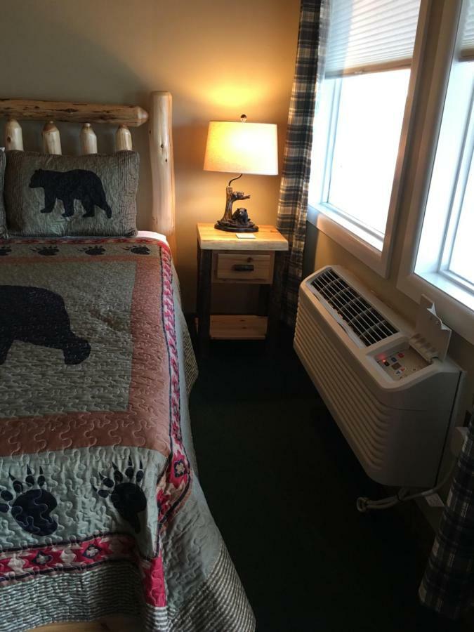 Warrensburg Inn & Suites - 6 Mi To Lake George Екстериор снимка